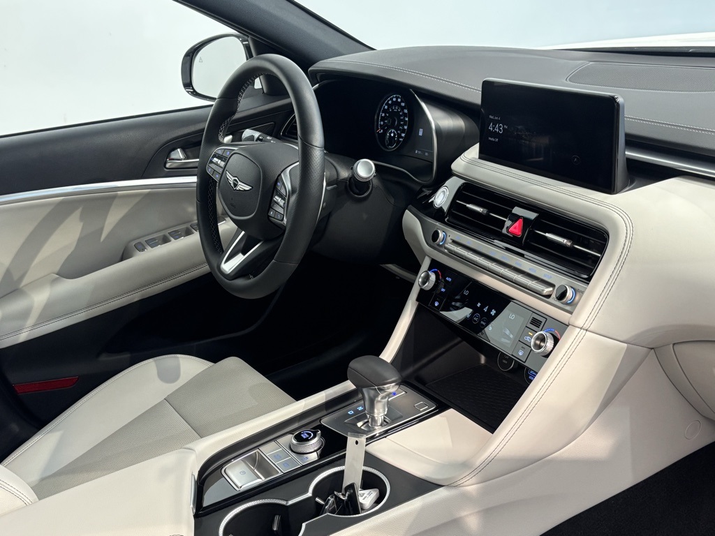 2025 Genesis G70 2.5T photo 14