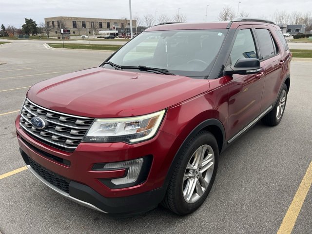 2017 Ford Explorer XLT photo 3