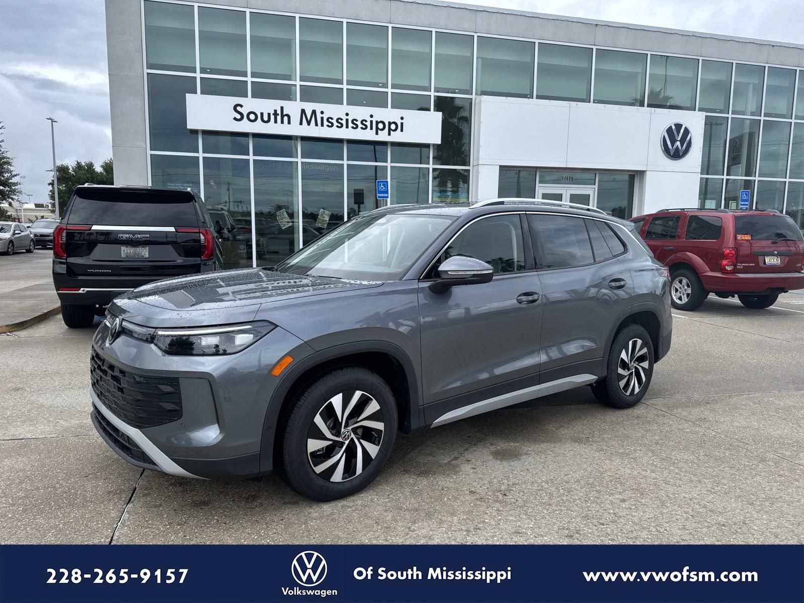 2025 Volkswagen Tiguan S's photo