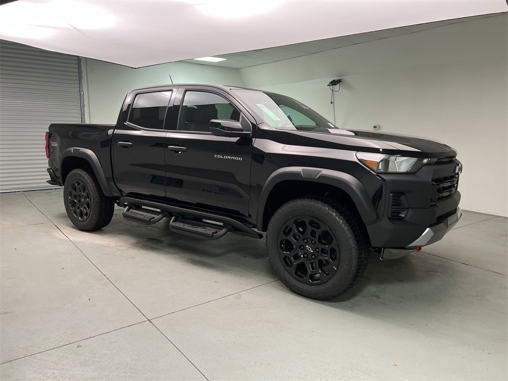 2026 Chevrolet Colorado Trail Boss photo 2