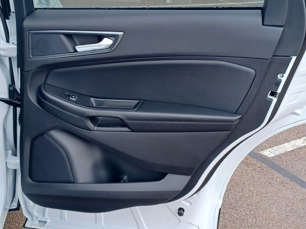 2024 Ford Edge SE photo 7