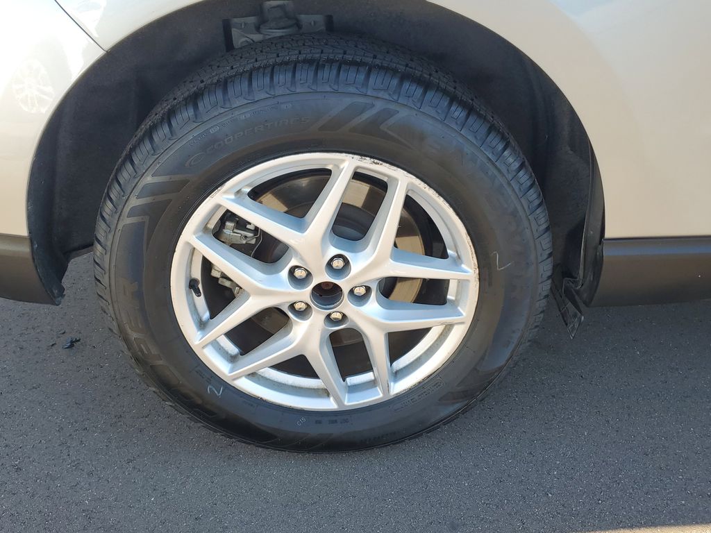 2024 Ford Edge SEL photo 3