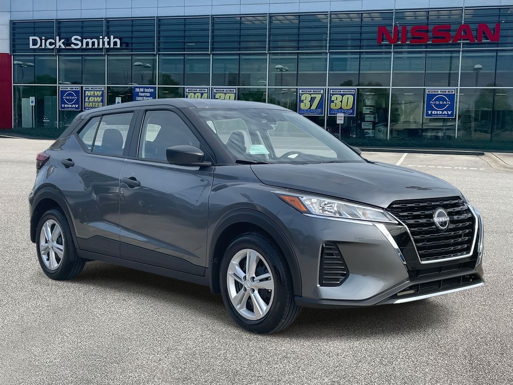 2025 Nissan KICKS PLAY Base's photo