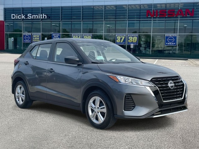 2025 Nissan KICKS PLAY Base's photo