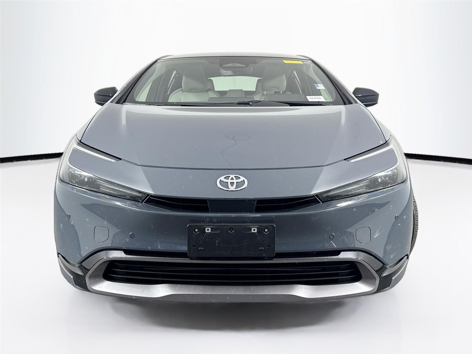 2024 Toyota Prius XLE photo 3