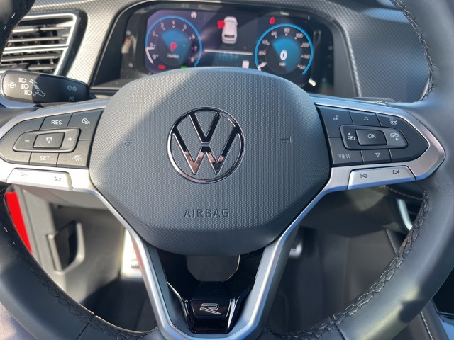 2024 Volkswagen Atlas Cross Sport SEL R-Line photo 13