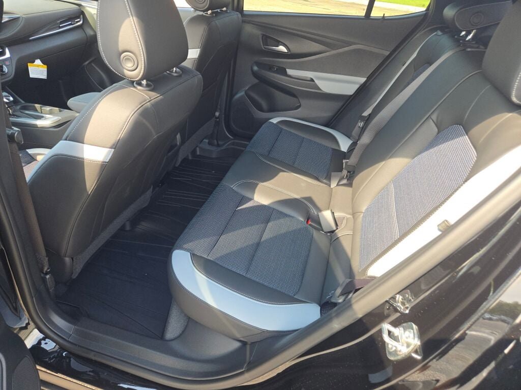 2025 Buick Envista Preferred photo 17