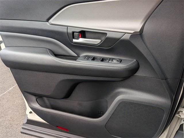 2024 Toyota Grand Highlander XLE photo 4