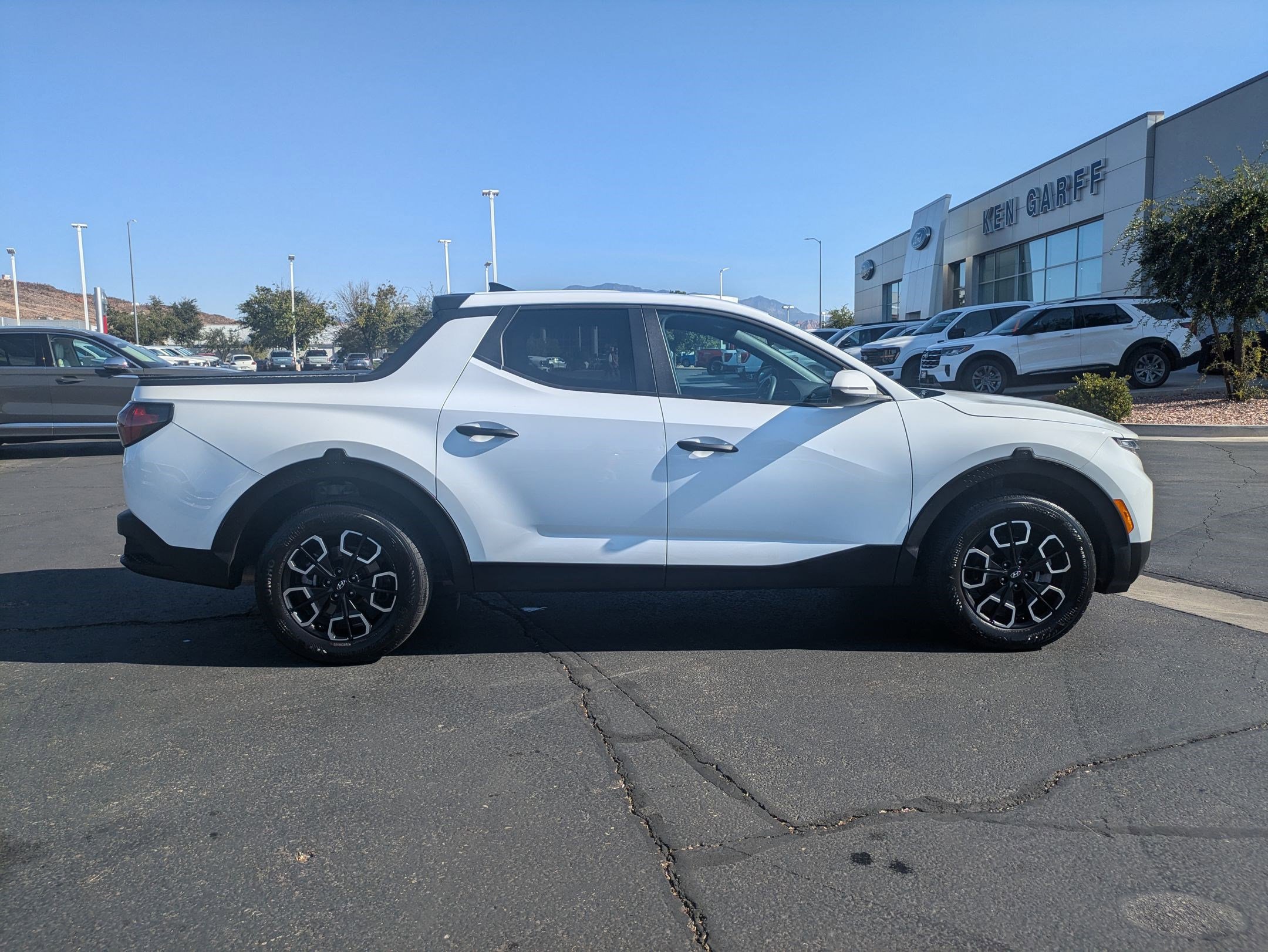2022 Hyundai Santa Cruz SEL photo 2