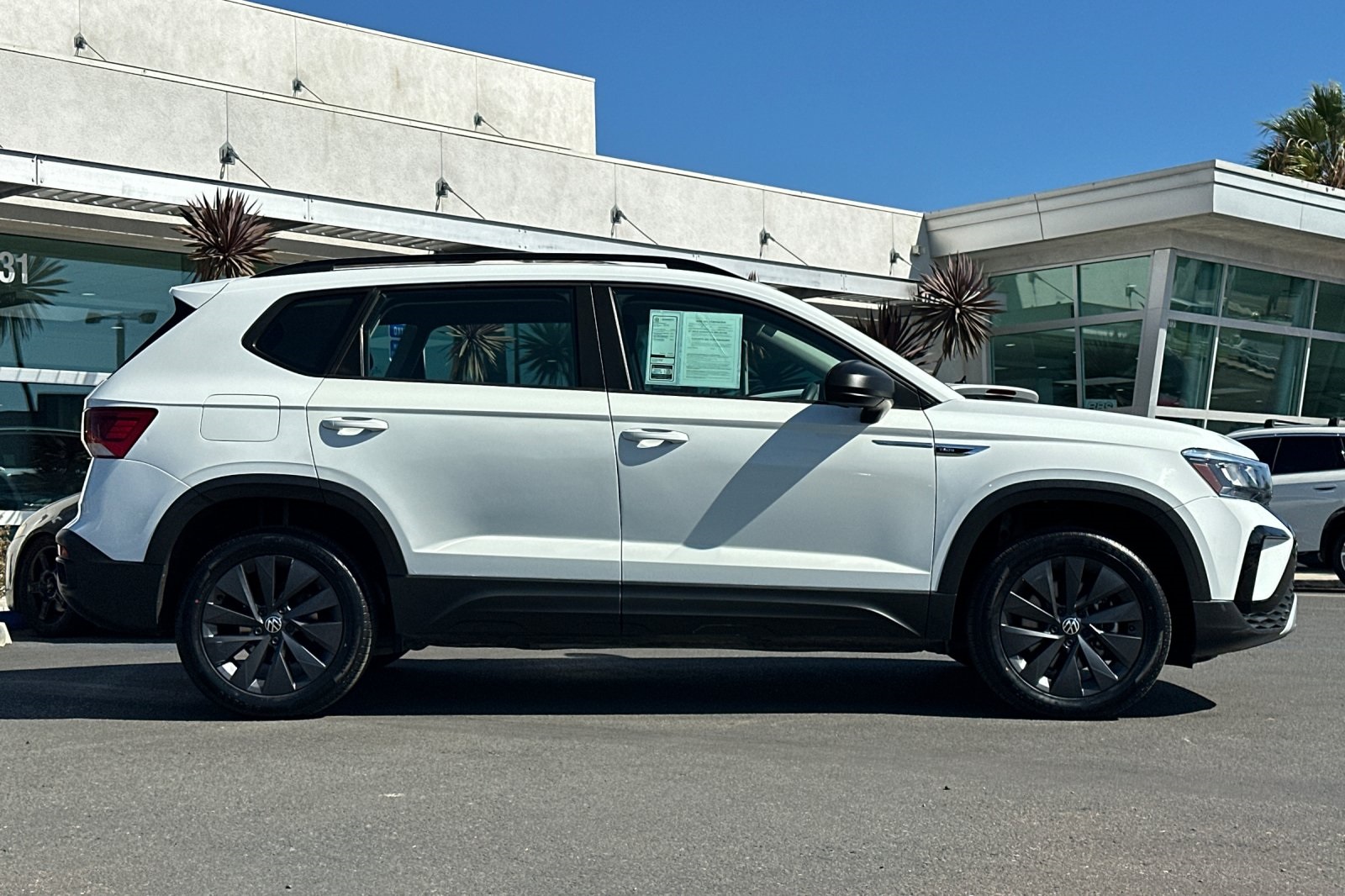2022 Volkswagen Taos S photo 2