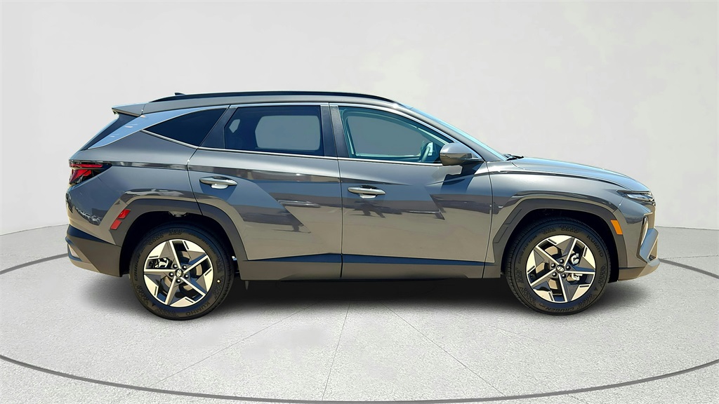 2025 Hyundai Tucson SEL photo 16