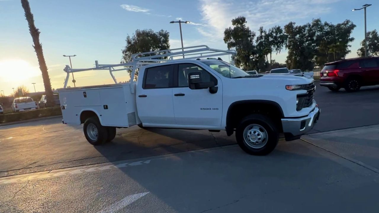 2024 Chevrolet Silverado 3500HD Work Truck photo 5