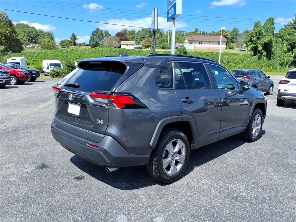 2023 Toyota RAV4 XLE photo 13