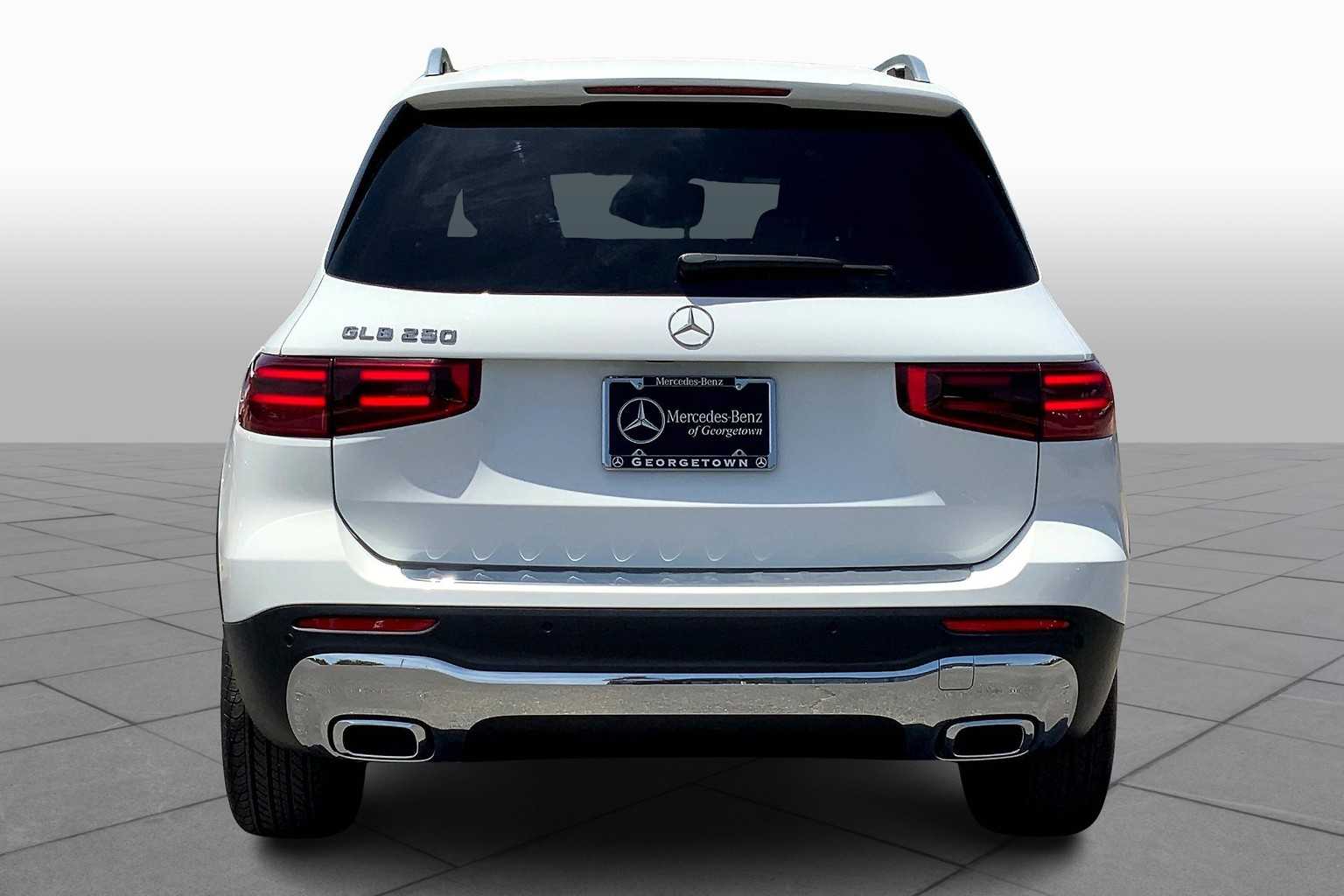 2025 Mercedes Benz GLB 250 photo 5