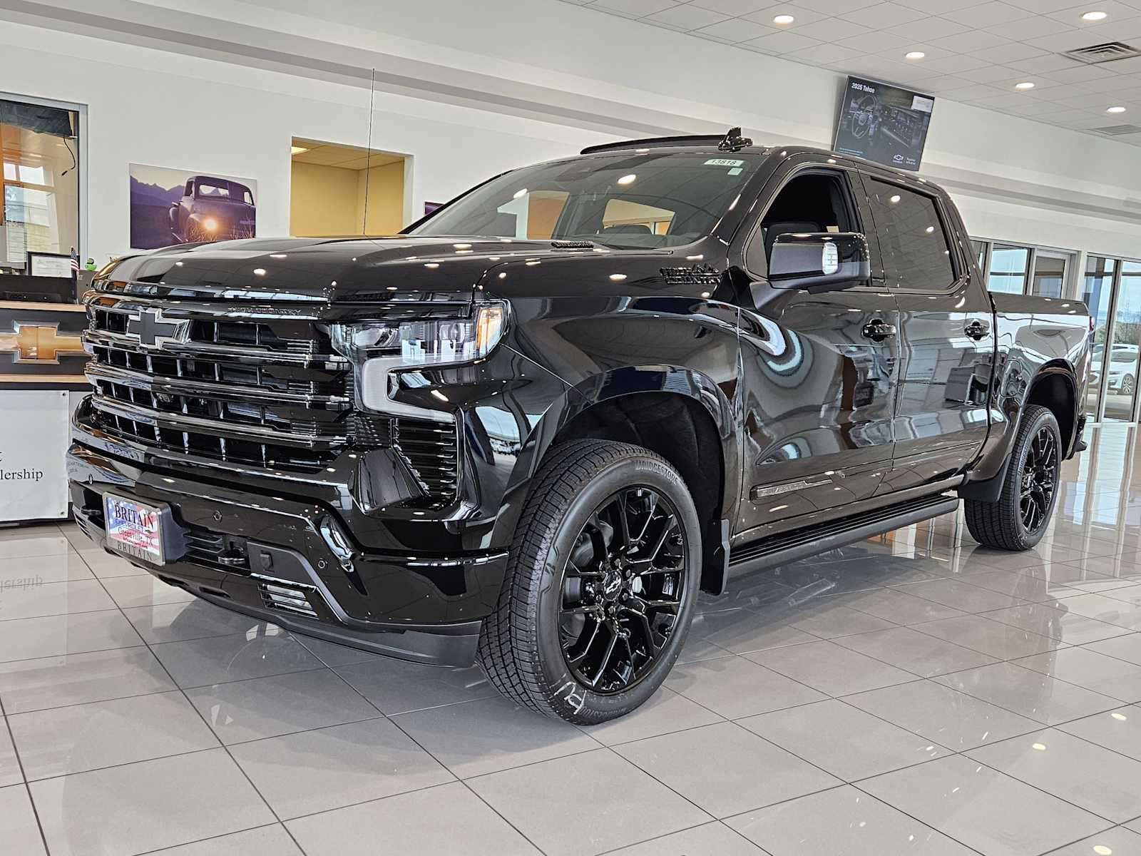 2026 Chevrolet Silverado 1500 High Country photo 2