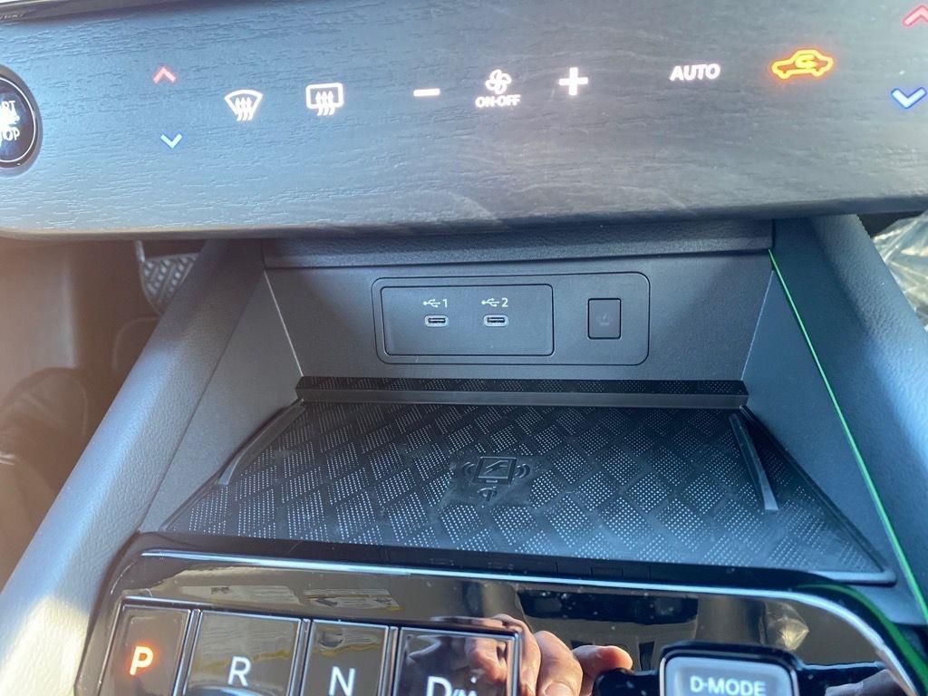 2025 Nissan Murano Platinum photo 11