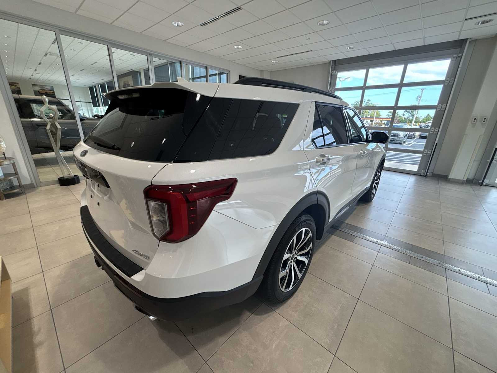 2022 Ford Explorer ST-Line photo 3