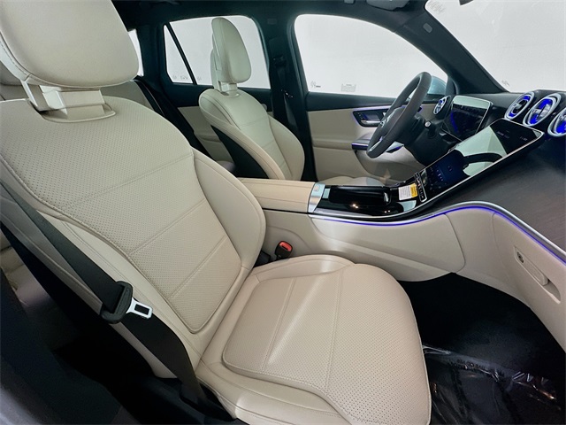 2026 Mercedes Benz GLC 300 photo 27