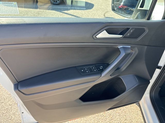 2021 Volkswagen Tiguan R-Line Black SEL photo 19