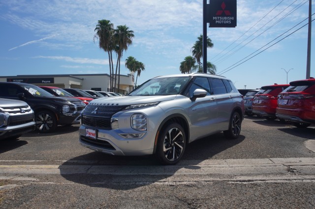 2025 Mitsubishi Outlander Plug-in Hybrid SEL's photo