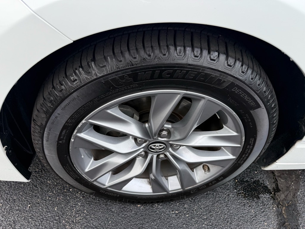 2019 Toyota Avalon XLE photo 10