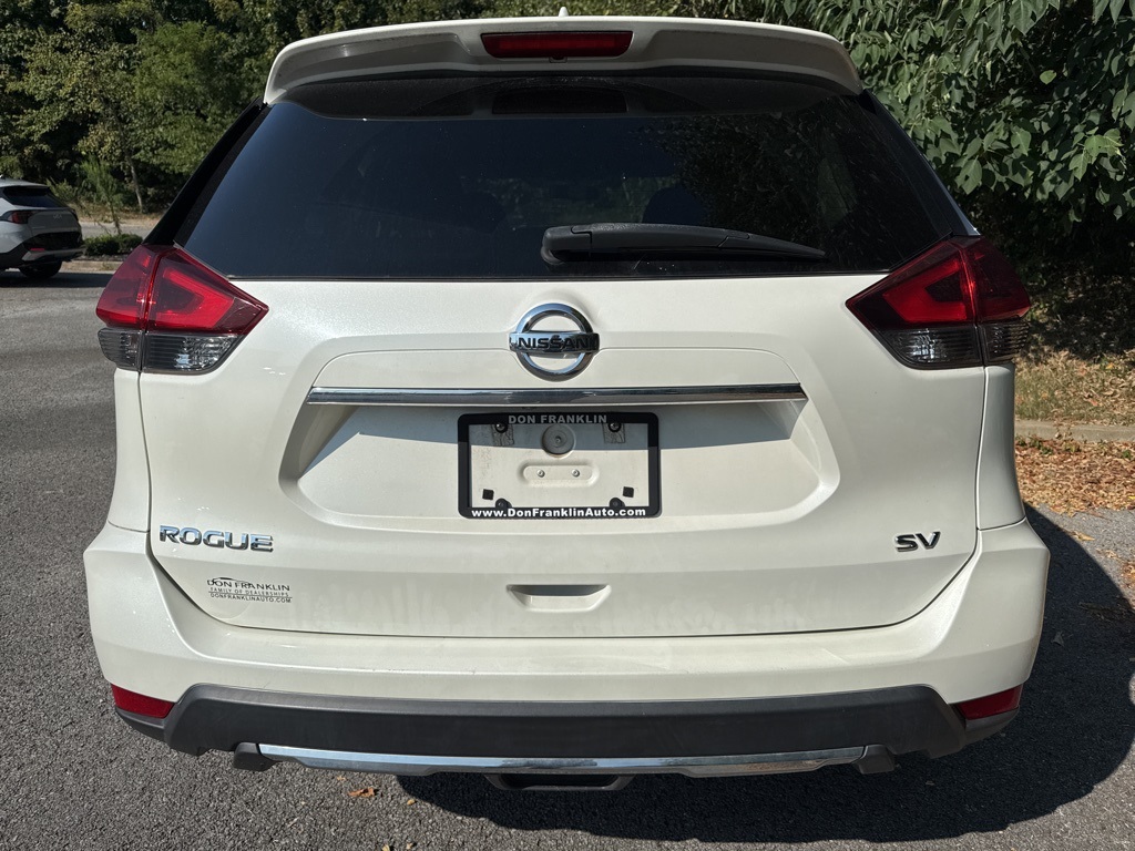 2018 Nissan Rogue SV photo 4