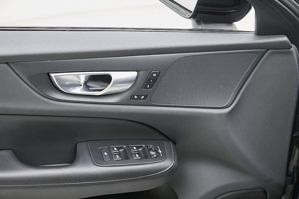 2024 VOLVO S60 - Image 10