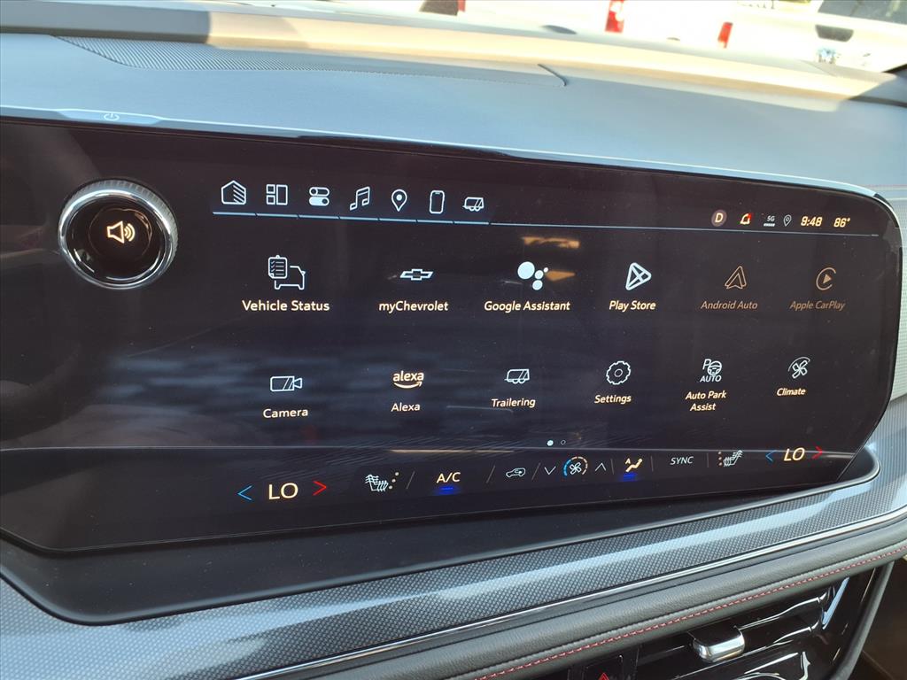 2025 Chevrolet Suburban RST photo 3
