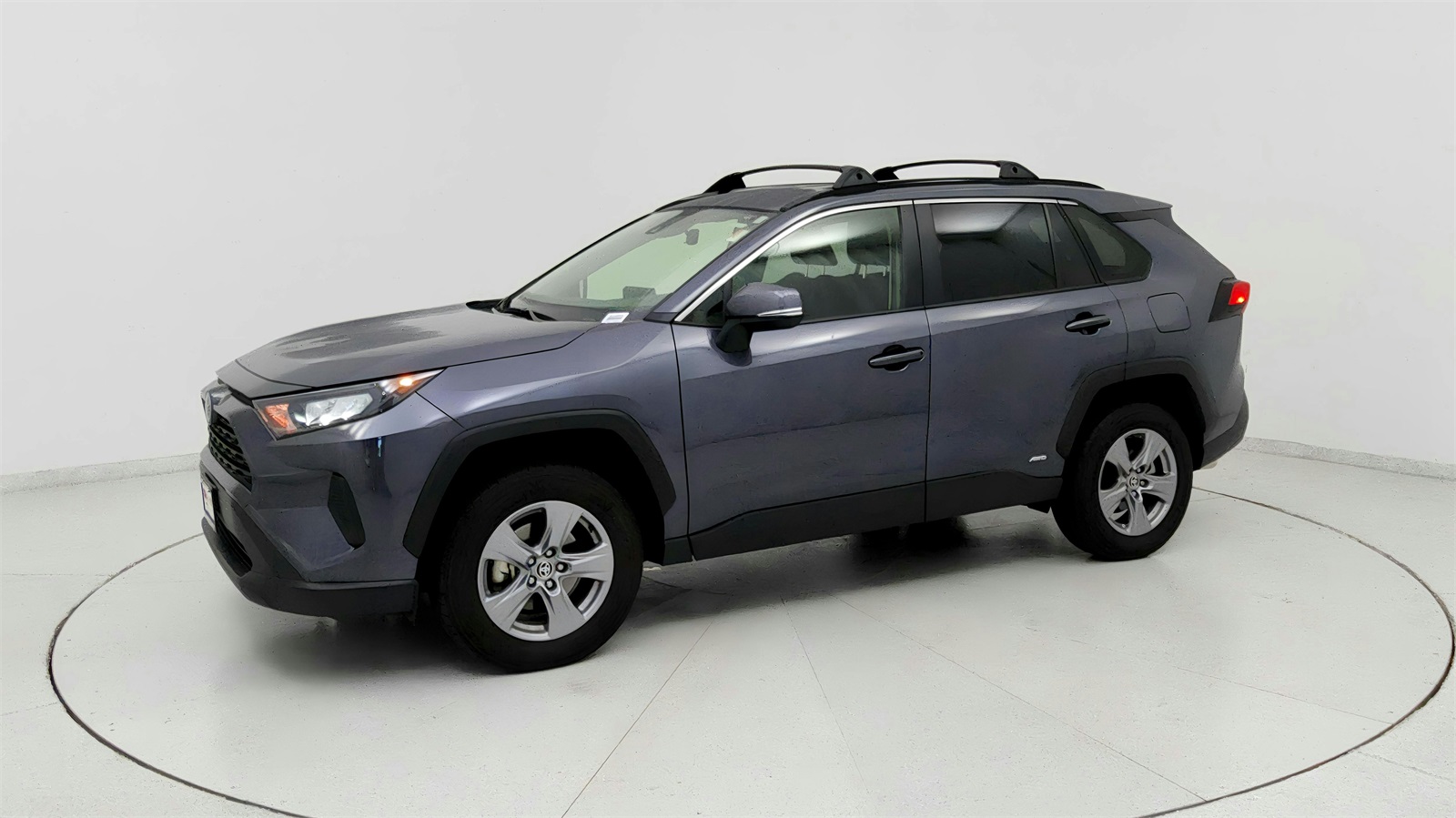 2022 Toyota RAV4 Hybrid LE photo 3