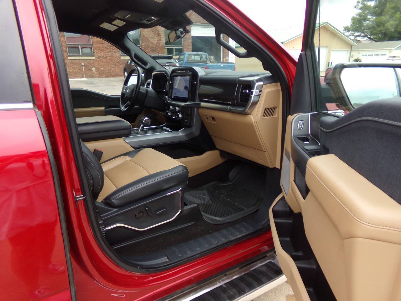 2022 Ford F-150 Lariat photo 21