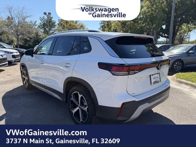 2026 Volkswagen Tiguan SE photo 3