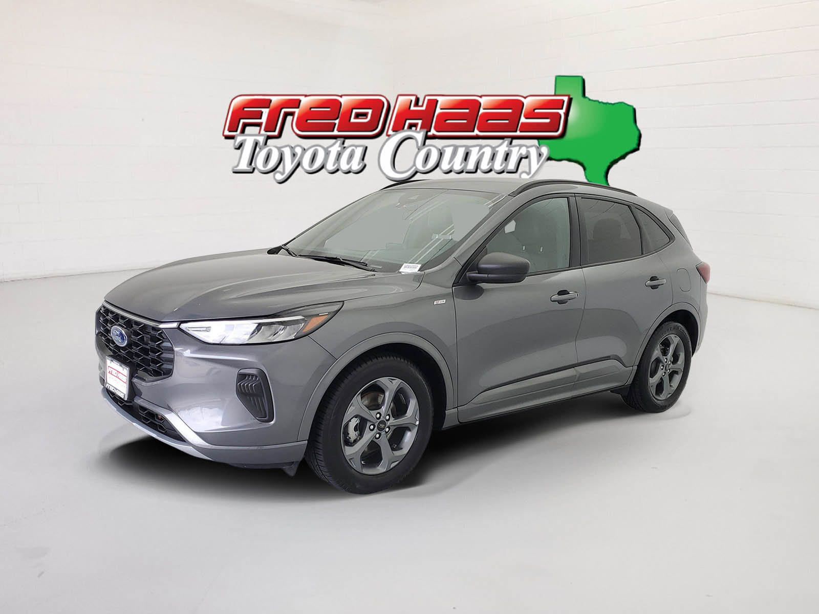 2023 Ford Escape ST-Line's photo