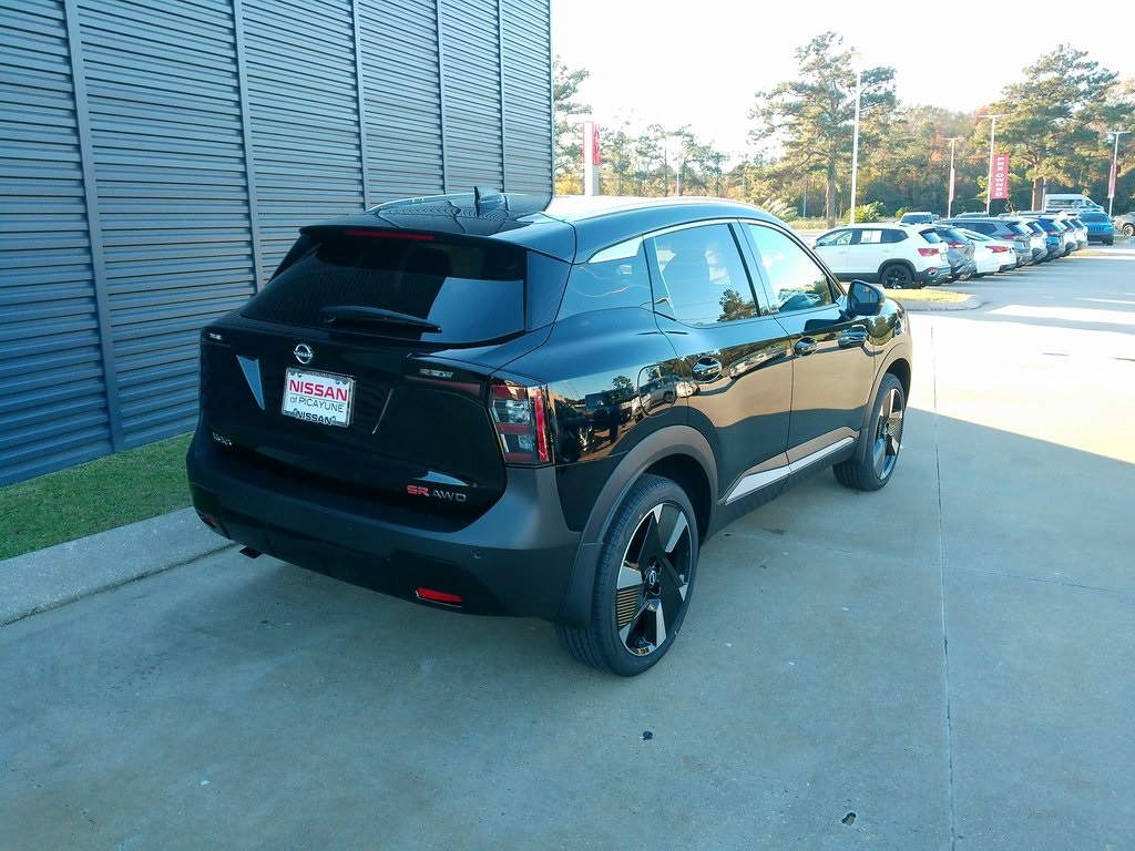 2025 Nissan Kicks SR photo 3