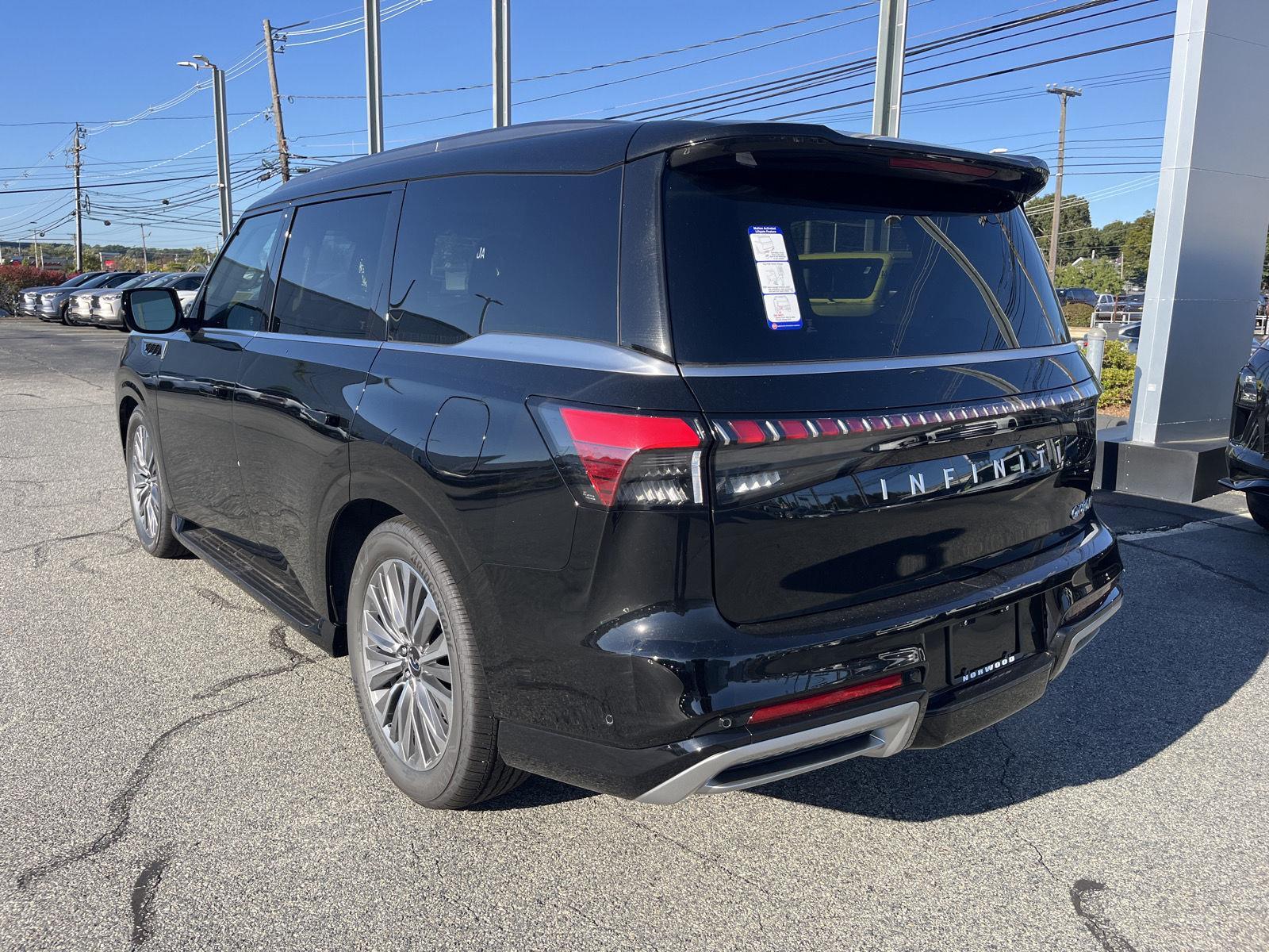 2026 Infiniti QX80 Luxe photo 4