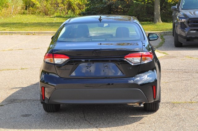2024 Toyota Corolla LE photo 4