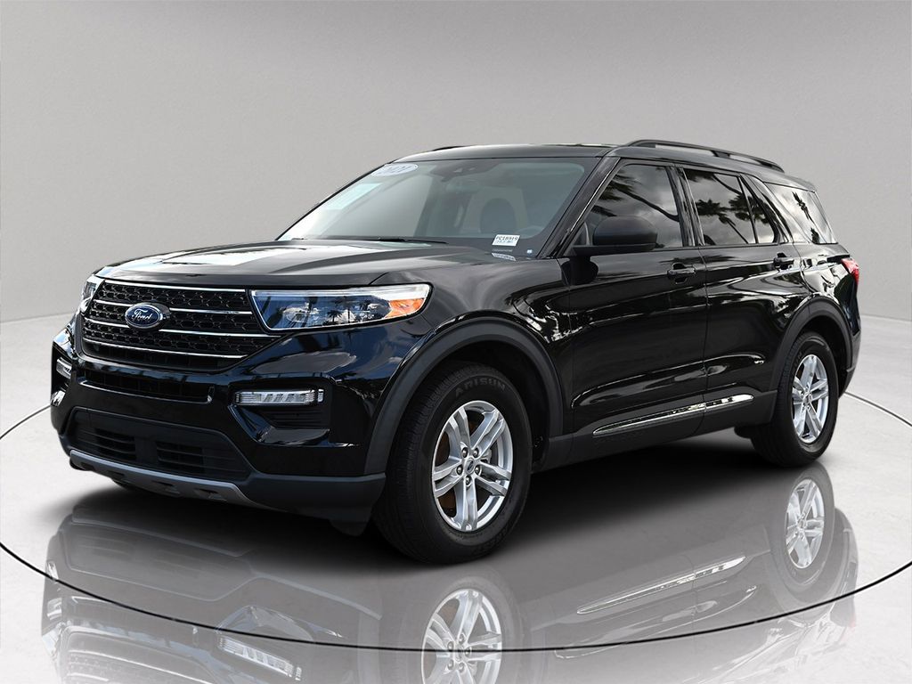 2021 Ford Explorer XLT photo 3