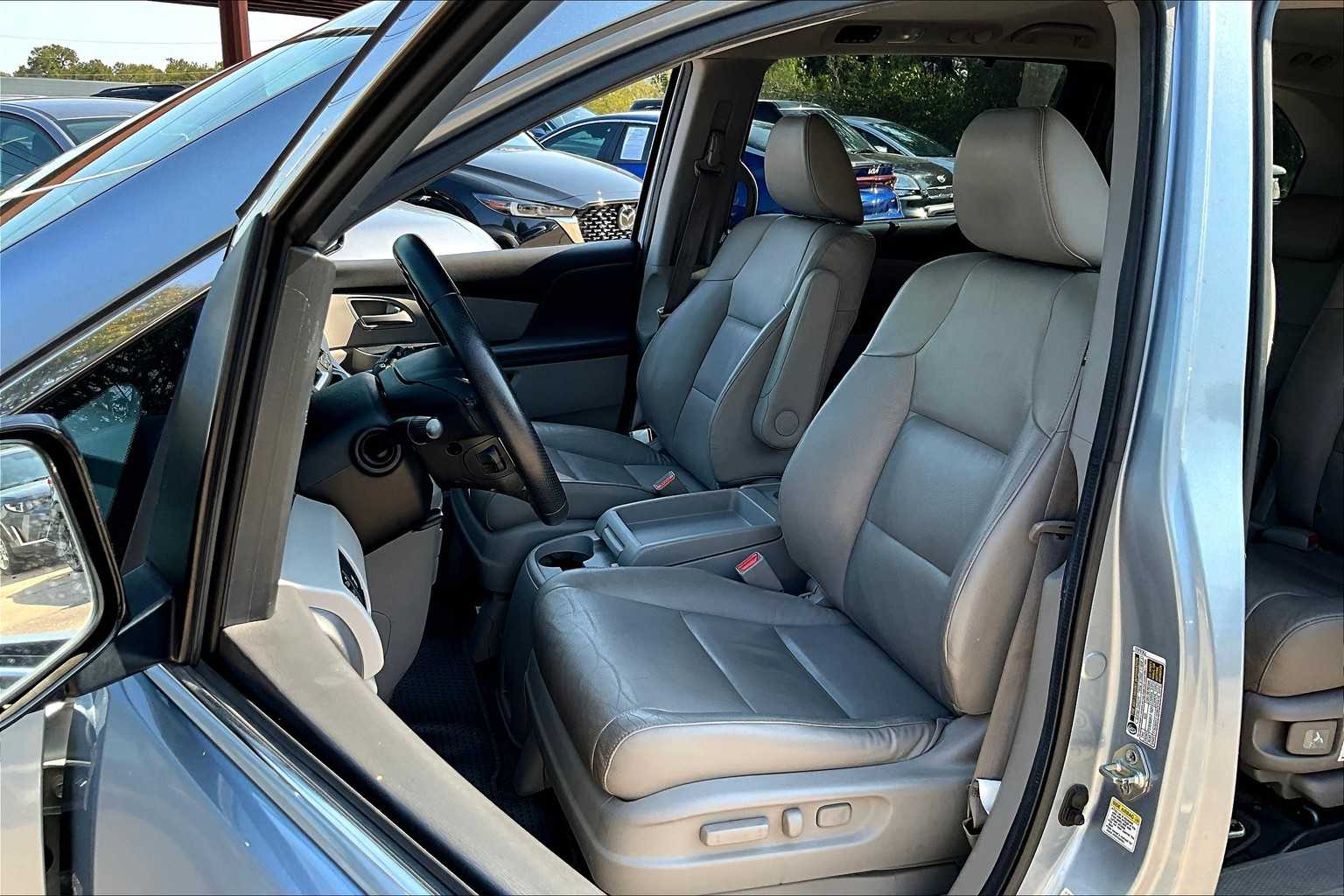 2012 Honda Odyssey EX-L photo 7