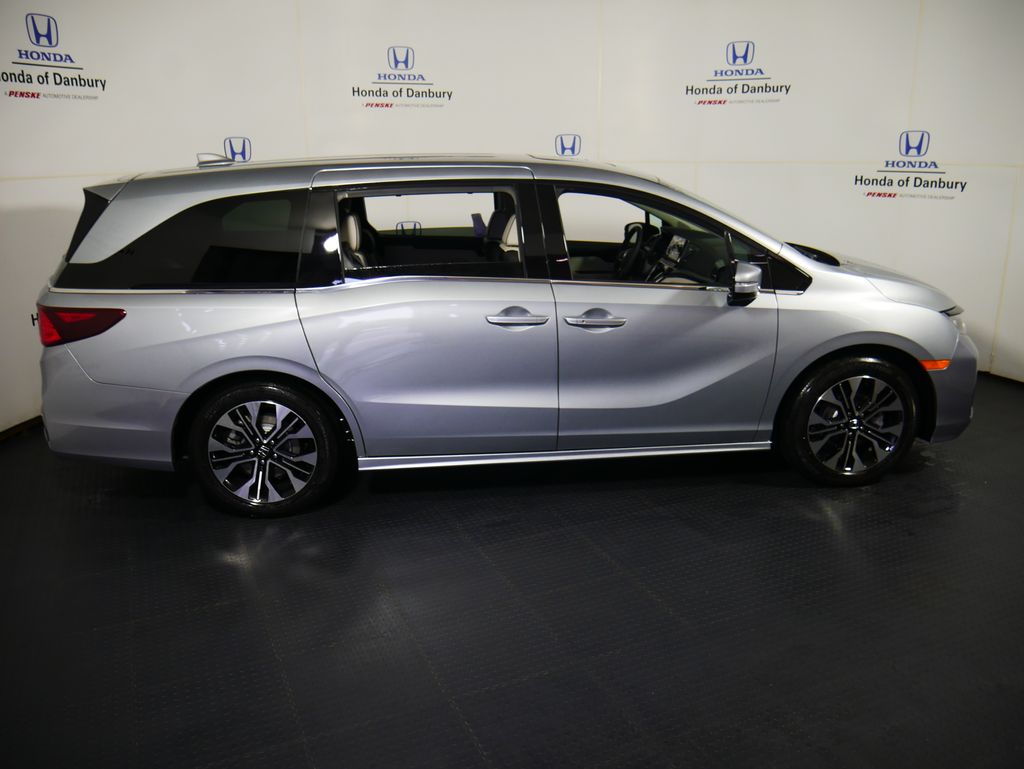 2026 Honda Odyssey Elite photo 2