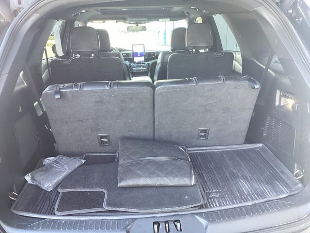 2022 Ford Explorer ST photo 7