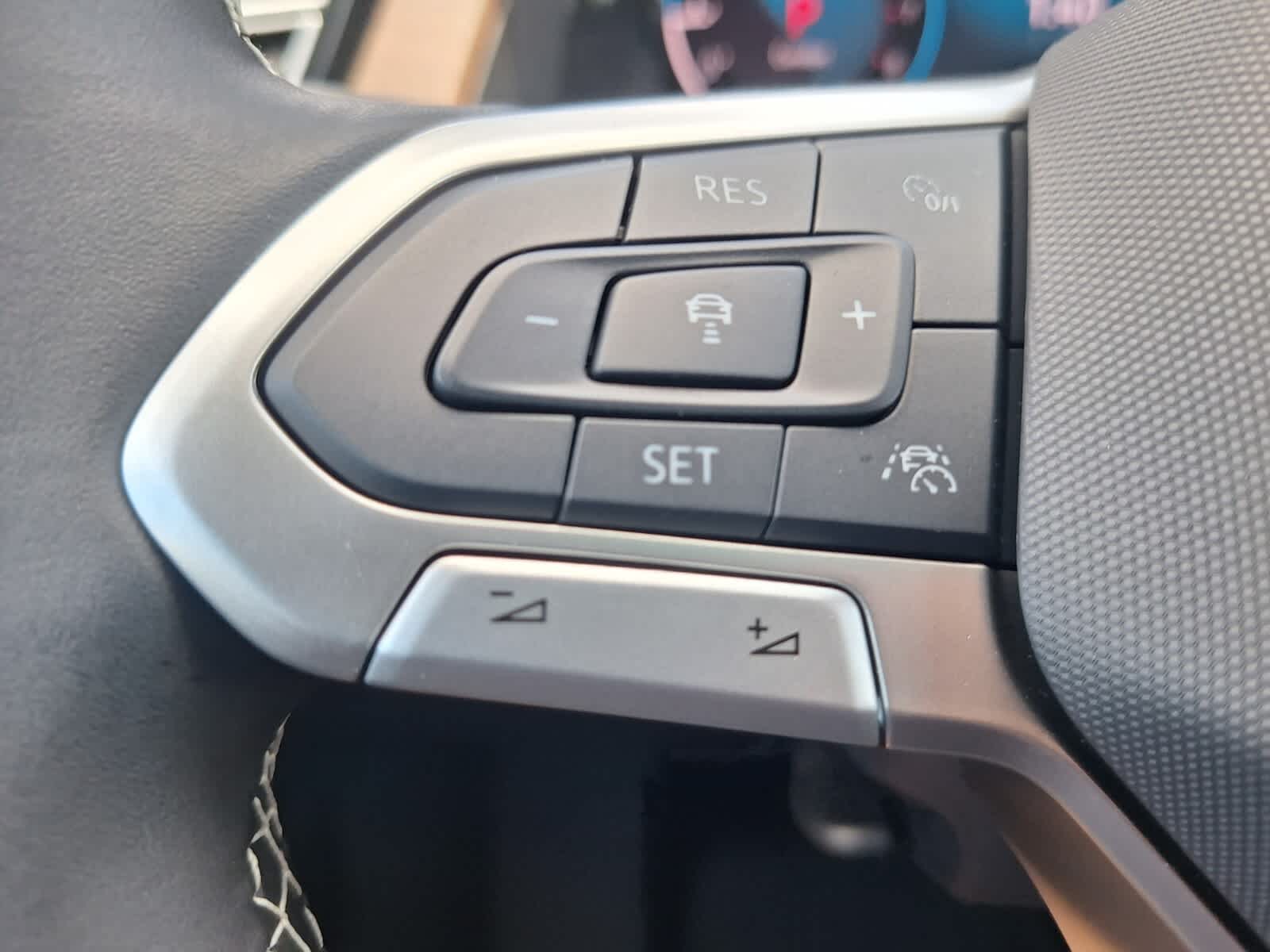 2026 Volkswagen Atlas SE photo 13