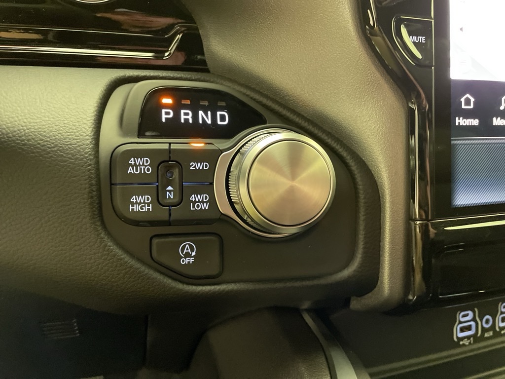 2025 Ram 1500 Laramie photo 14