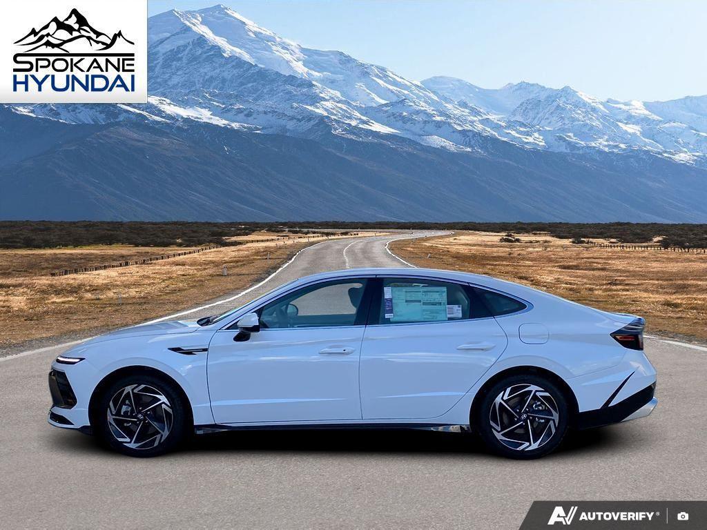 2026 Hyundai Sonata SEL Sport photo 2