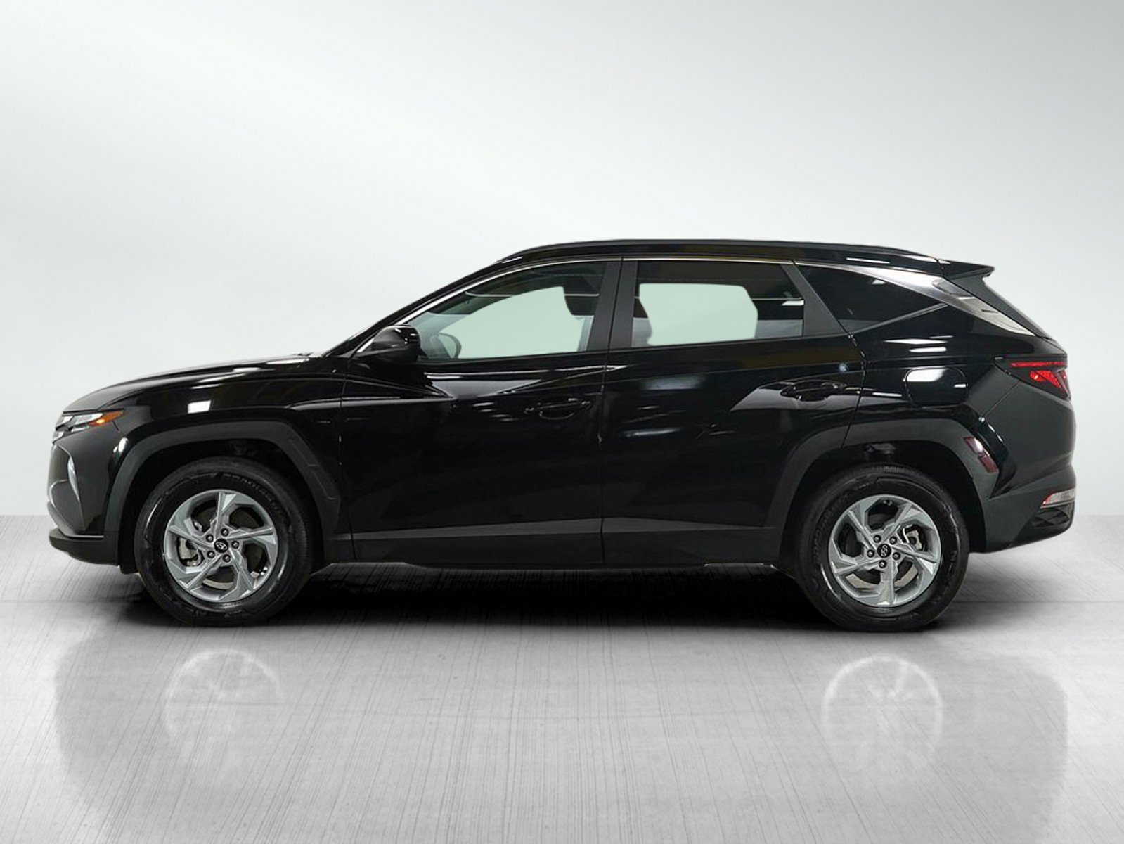 Used 2024 Hyundai Tucson SEL with VIN 5NMJBCDE2RH388870 for sale in Minneapolis, Minnesota