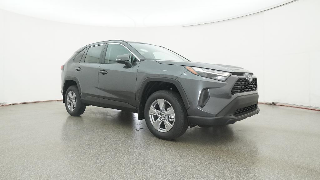 2025 Toyota RAV4 XLE photo 14