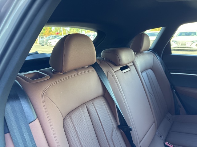 2019 Audi e-tron Premium Plus photo 11