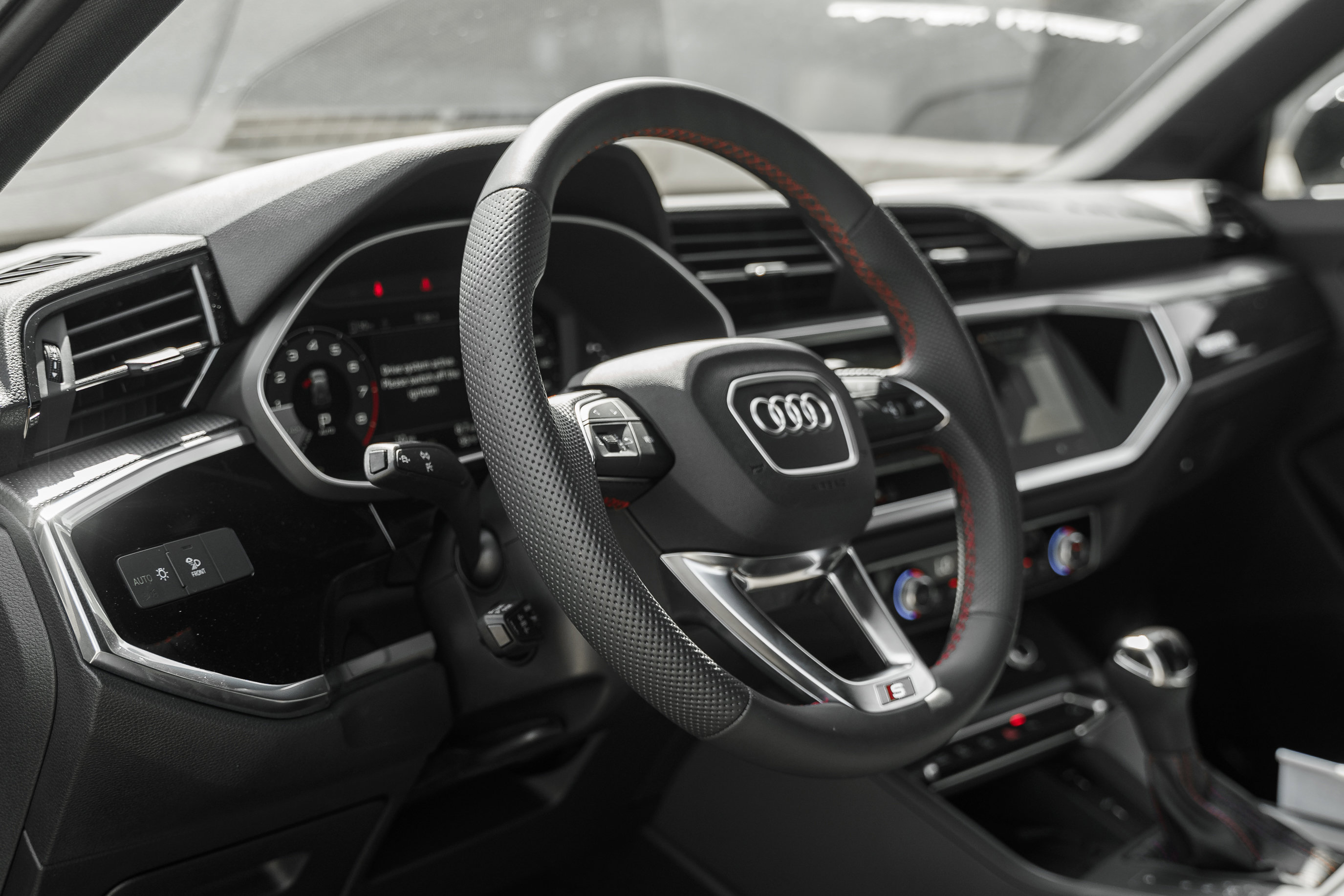 2025 Audi Q3 S line Premium Plus photo 9