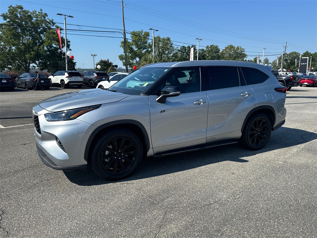 2022 Toyota Highlander XLE photo 7