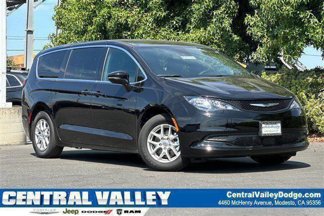 2025 Chrysler Voyager LX