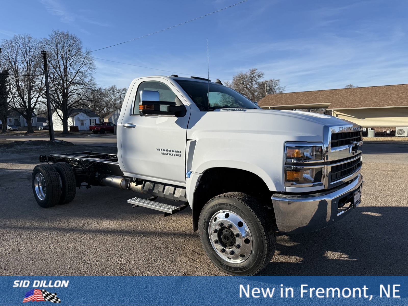 2024 Chevrolet Silverado 5500HD Work Truck photo 2