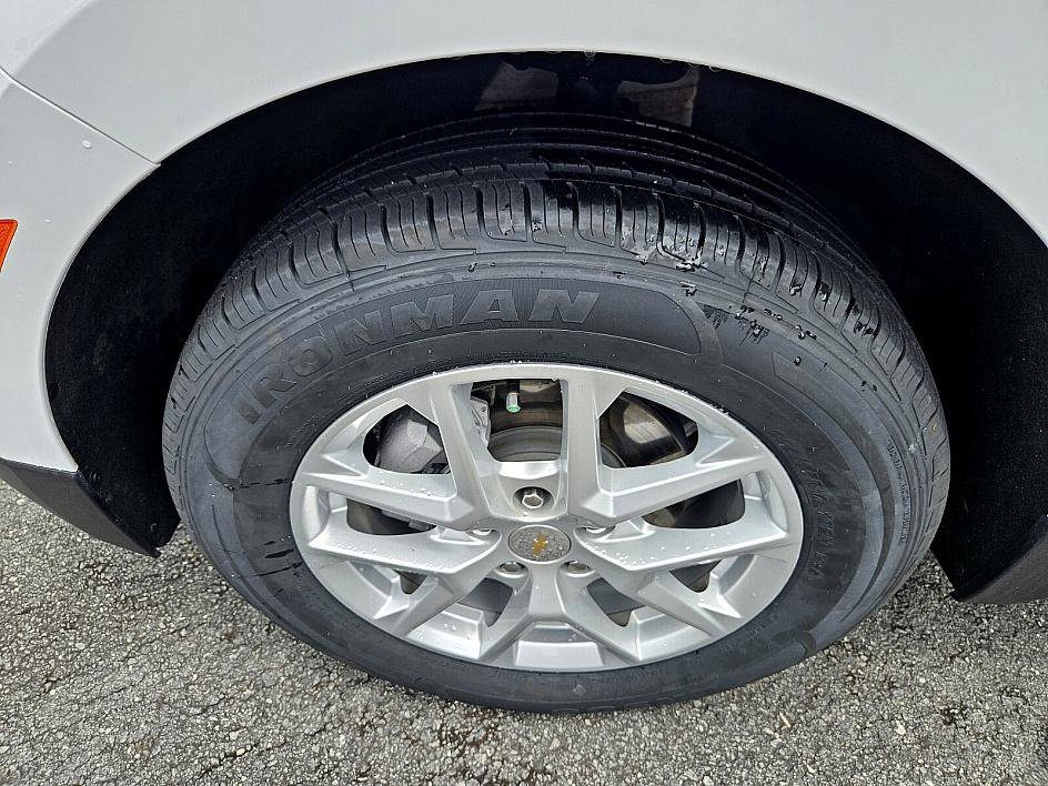 2024 Chevrolet Equinox LT photo 16